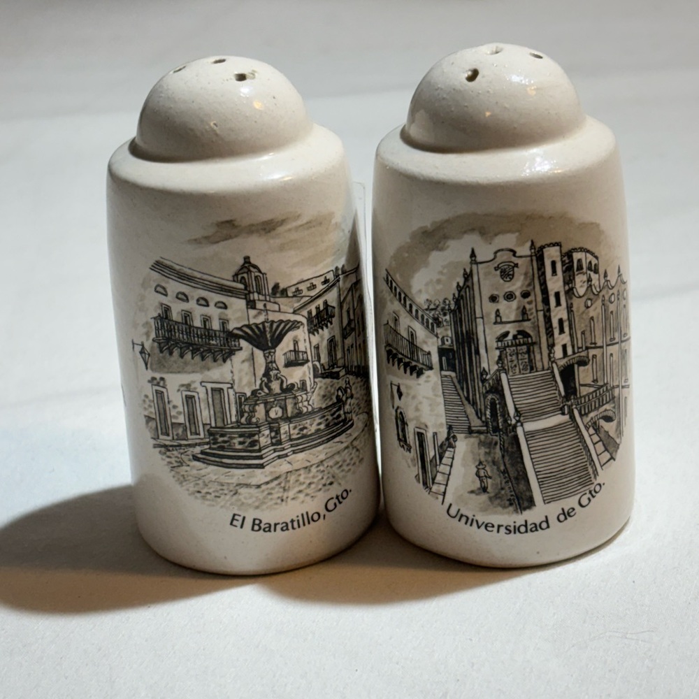 Source Unknown Cream Ceramic Salt & Pepper Shakers with Mexican Landmark Prints